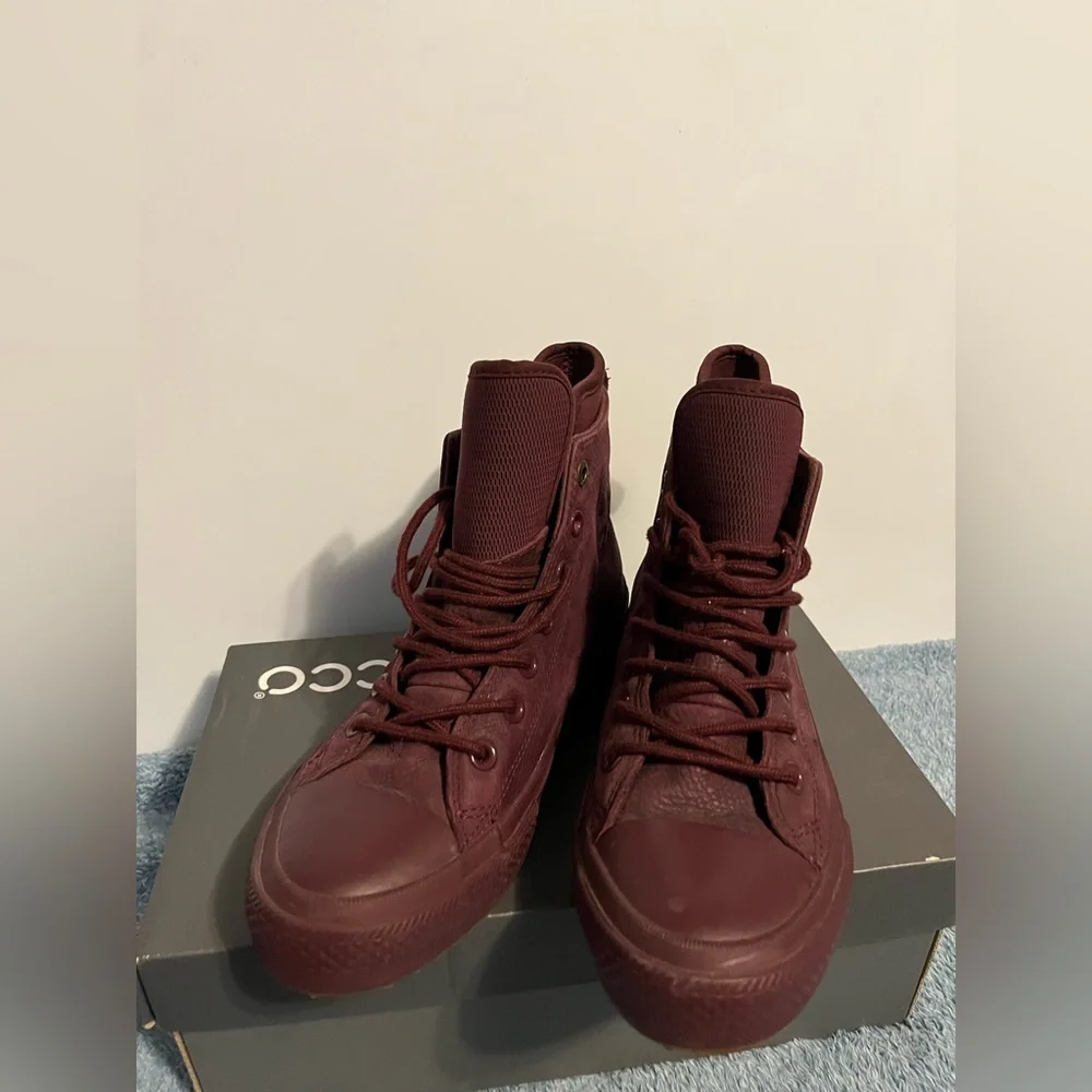 Converse High Top Sneakers - Maroon Leather women’s size 6.5 - Picture 2 of 11
